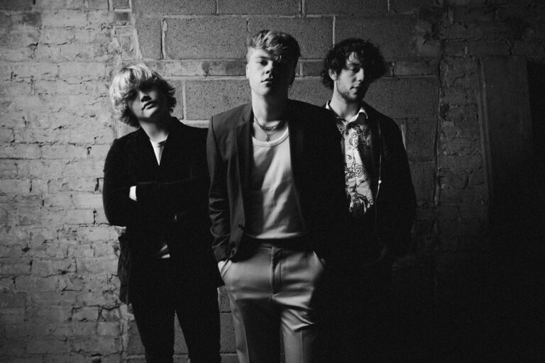 Gloria – Interview