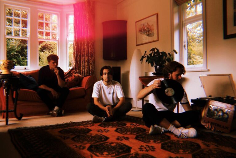 Catching Mangoes – Interview