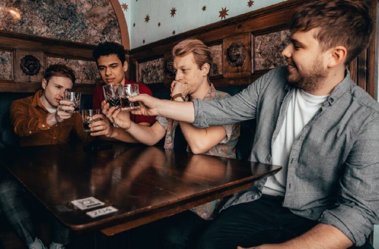 Coral Palms – Interview