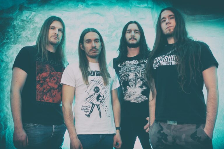 TRAITOR – Interview