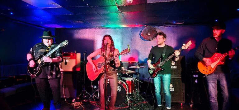 Katie and the Bad Sign – Interview