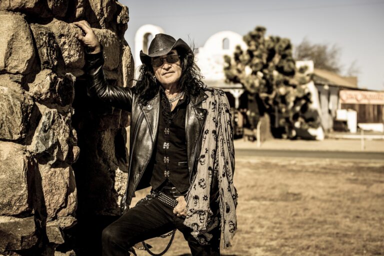 ROBIN MCAULEY Wonders Of The World – SINGLE