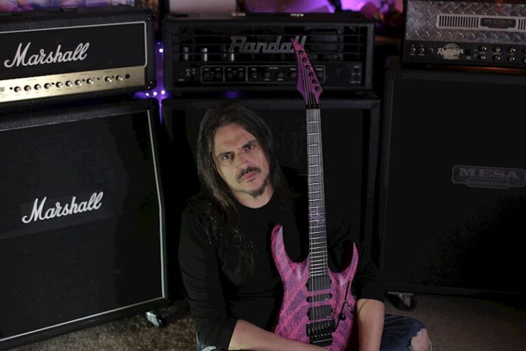 SILAS FERNANDES