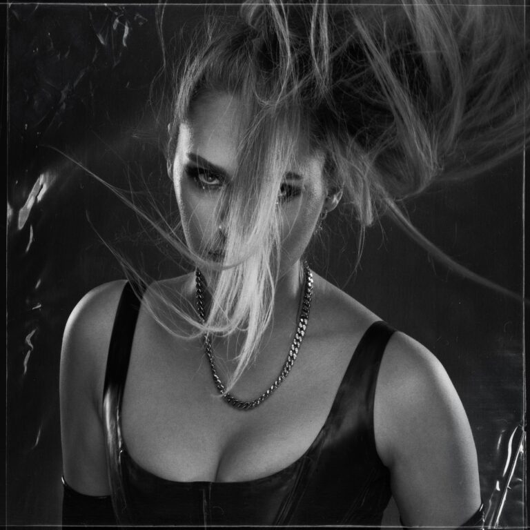 LILY LÖWE – Interview